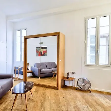 Studio Avec Mezzanine Au Coeur De La Vieille